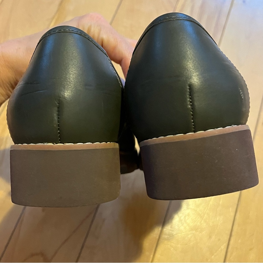 Vionic Cheryl II Leather slip on penny loafers in dark khaki size 8 wide - Picture 10 of 12